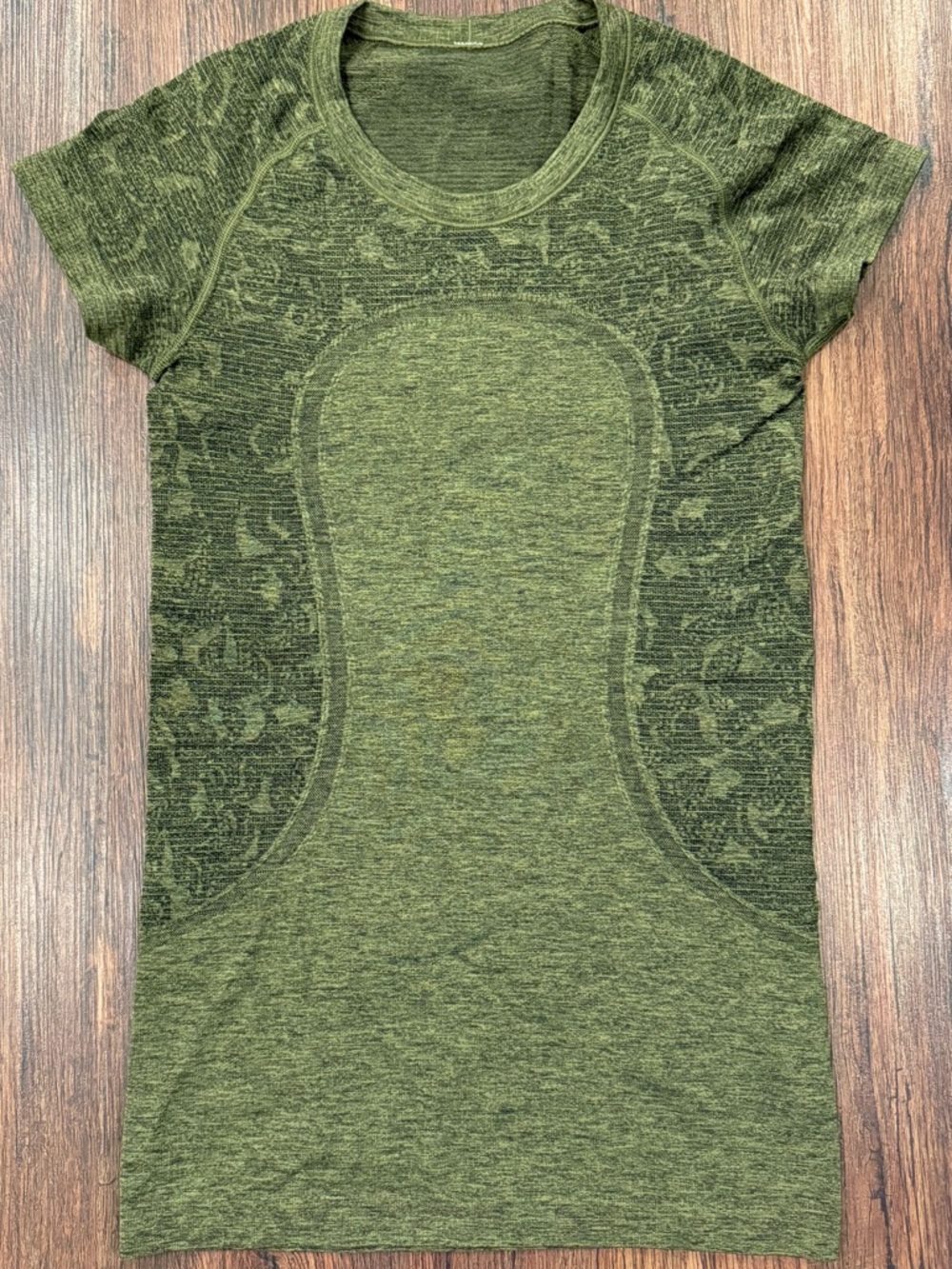 Lululemon Sz 6 Swiftly Tech Brave Olive Short Sleeve Crew Tee EUC